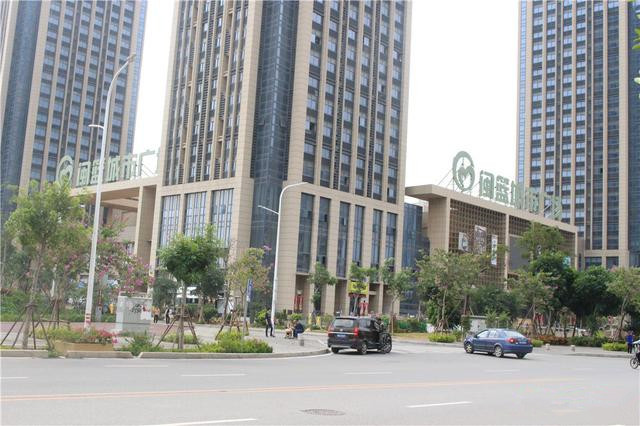 闽篮城市广场医疗配套方面则相对欠缺,目前正在建设三级甲等厦门大学